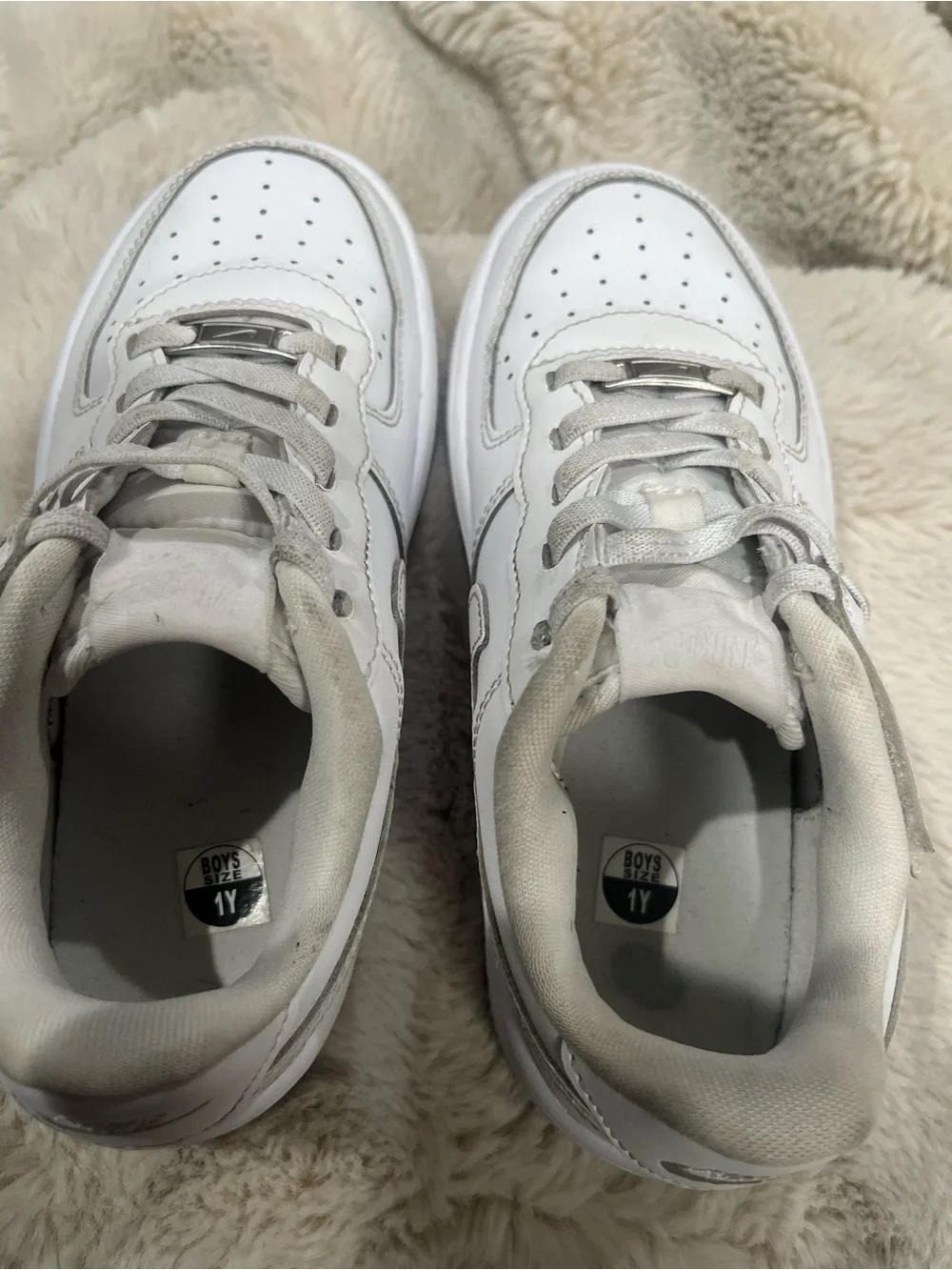 Gently used Nike White Kids Sneakers - Low tops